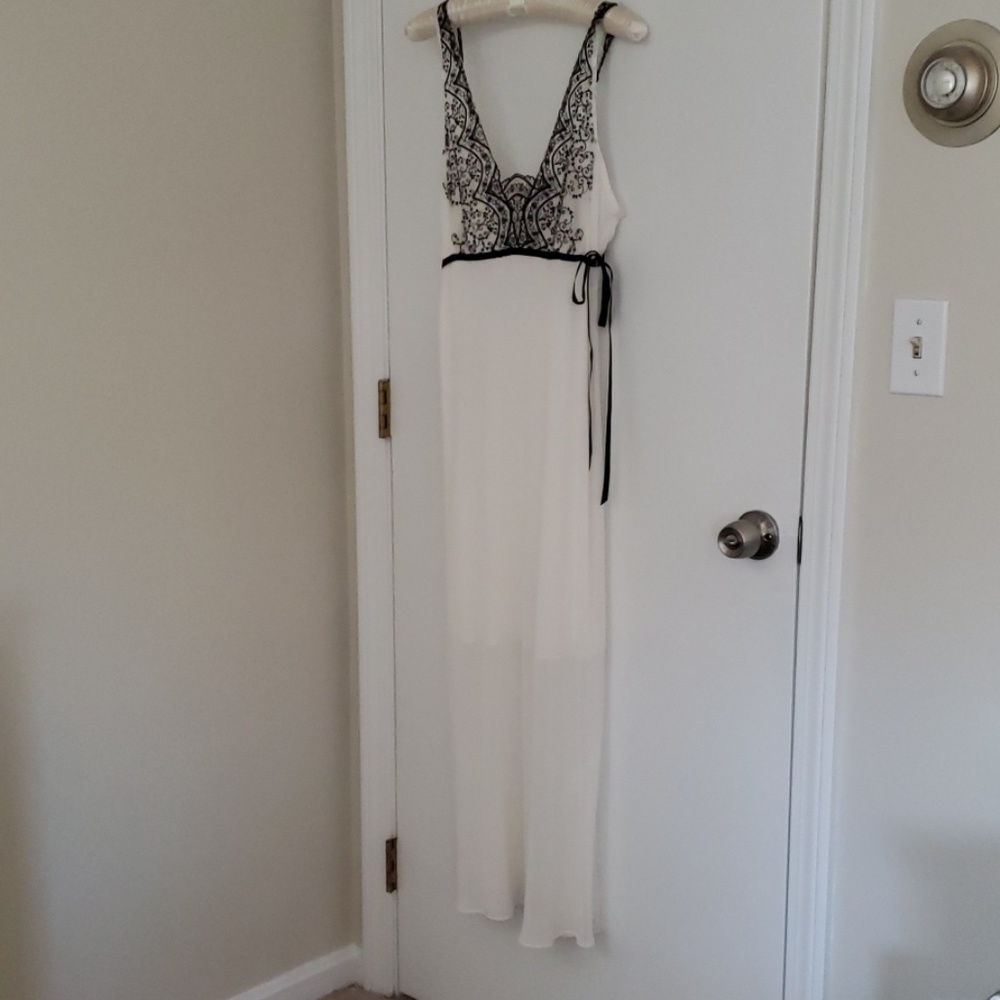 Women's nightgown